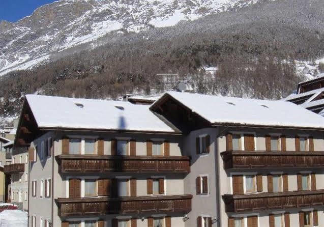 Casa Stefano E Lucia Aparthotel Bormio Luaran gambar