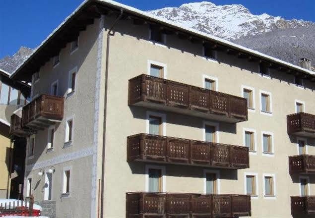 Casa Stefano E Lucia Aparthotel Bormio Luaran gambar